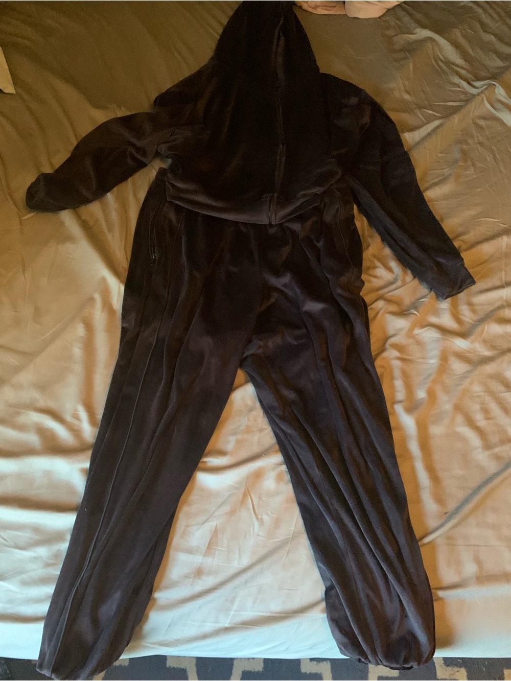 SKIMS Women's Black Velvet Joggers and Hoodie